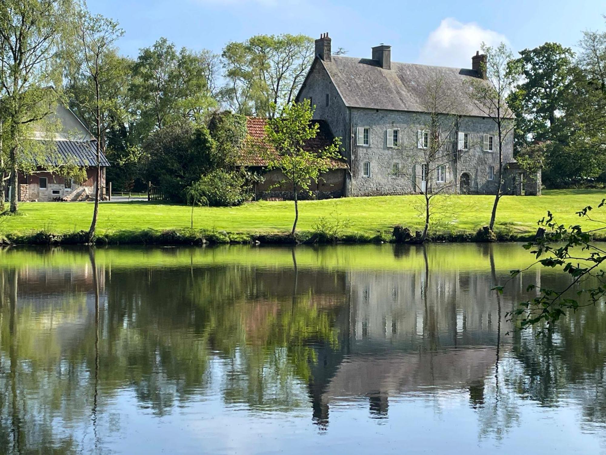 Bed and Breakfast Domaine De L'Eau Partie Carentan Exterior foto